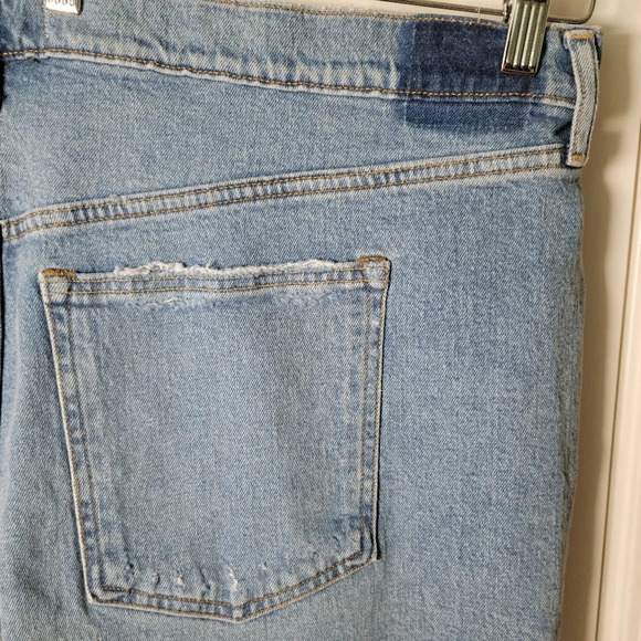 Abercrombie & Fitch The 4" Mom Short High Rise | NWT | Size 36/22 - Picture 5 of 5